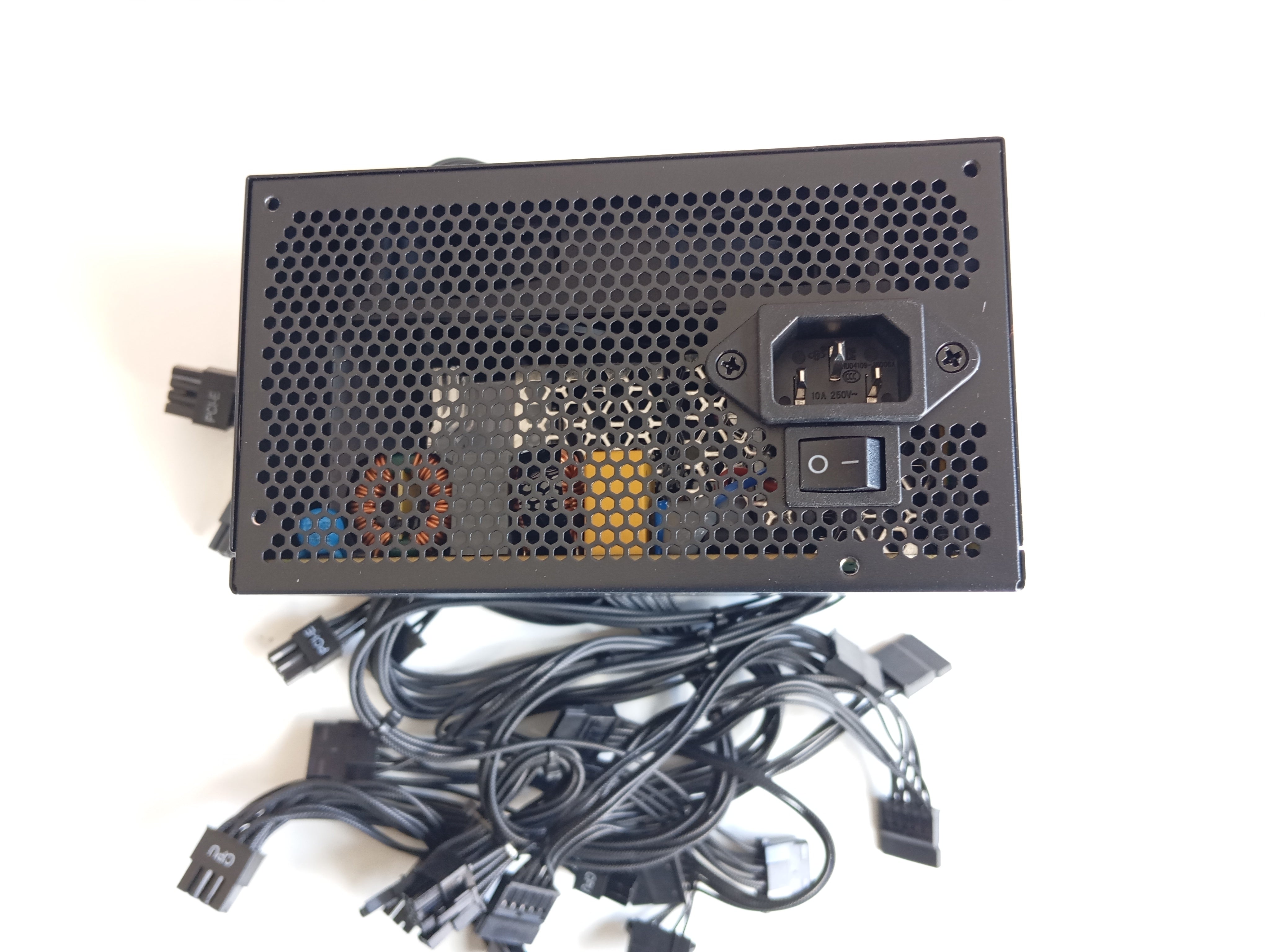 Refurbished Cooler Master G Gold 750 V2 750 Watt Refurbished Cooler Master G Gold 750 V2 750 Watt
